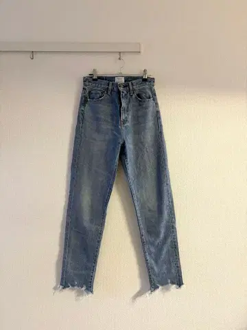 ungrid 밑단 데미지 슬림 데님 / 24인치