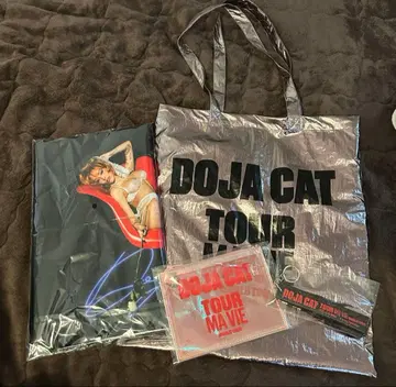 DOJA CAT 투어 굿즈 세트