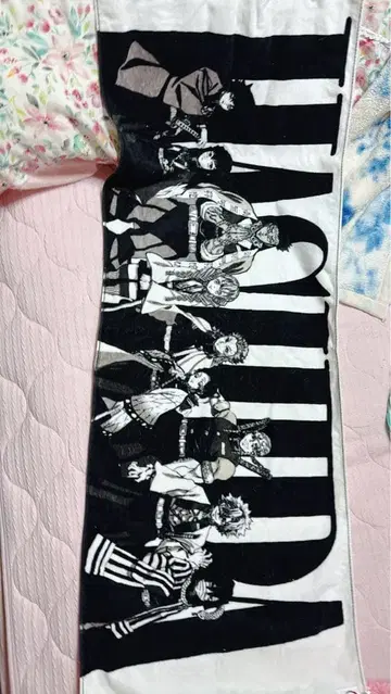 귀멸의 칼날 유니클로 콜라보 타월 화이트 블랙