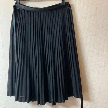 플리츠 스커트 허리 리본 포함 블랙