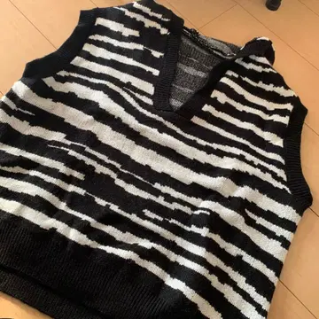 스트라이프 니트 베스트 V넥 후드 부착