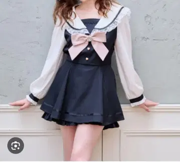 네이비 리본 포함 스커트 셋업