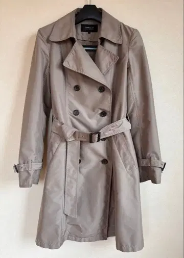 컴시즘 탈부착 가능 이너 포함 트렌치코트 베이지