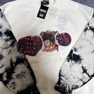 다케오 키쿠치 원피스 콜라보 트레이닝복