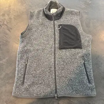 그레이 베스트 S 사이즈 프론트 포켓 부착 쓰리 도츠