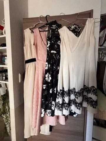 A라인 플라워 프린트 드레스들