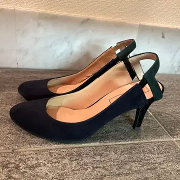 오데트 에 오딜 네이비 스웨이드 슬링백 하이힐 펌프스