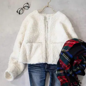 화이트 보아 자켓 숏 기장