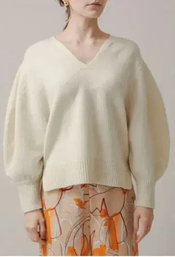 태즈매니아 울 벌룬 슬리브 V넥 천축 니트