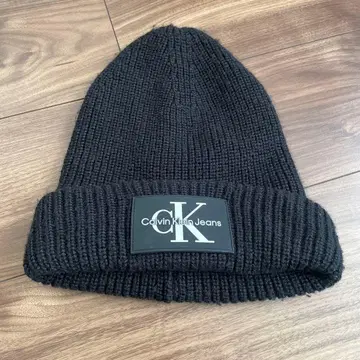 Calvin Klein Jeans 블랙 니트 모자