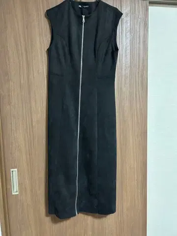 ZARA 블랙 점퍼 스커트