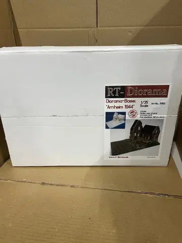 프라모델 1/35 디오라마 베이스: 아른험 1944 RTD35193