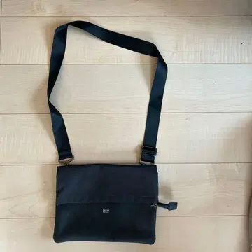 TAKEO KIKUCHI 숄더백 블랙