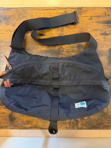 karrimor 블랙 숄더백