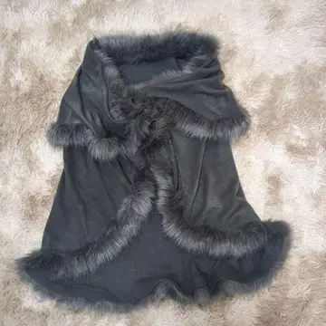 STRADIVARIUS 그레이 퍼(fur) 부착 케이프 코트