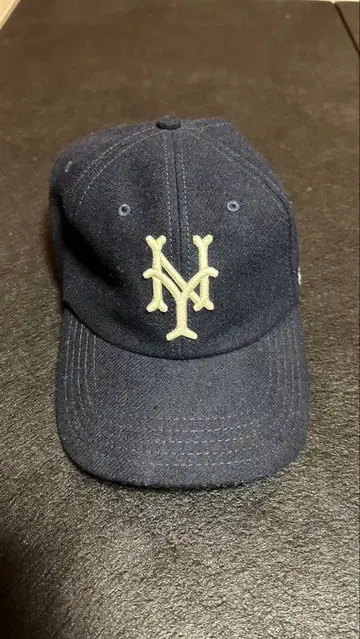 네이비 M 로고 야구 모자