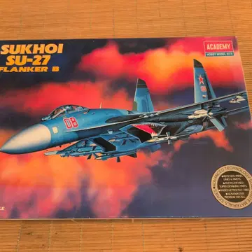 아카데미 1/48 수호이 SU-27 플랑카 B
