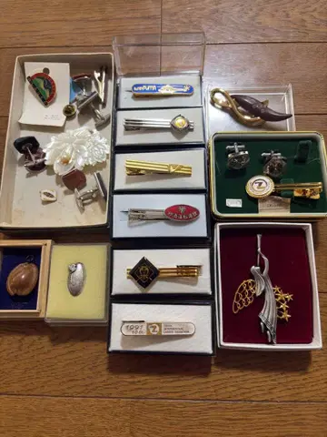 넥타이핀 유품 정리 커프스 단추 배치 액세서리 묶음 판매 남성용