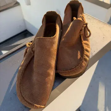 Clarks Originals 모카신 브라운