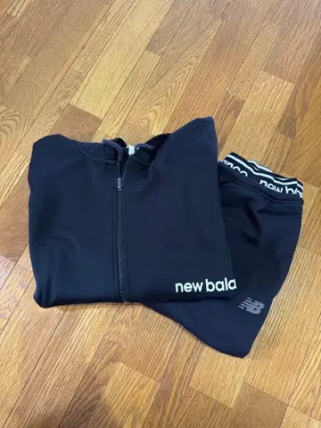 뉴발란스 저리 상하의 세트