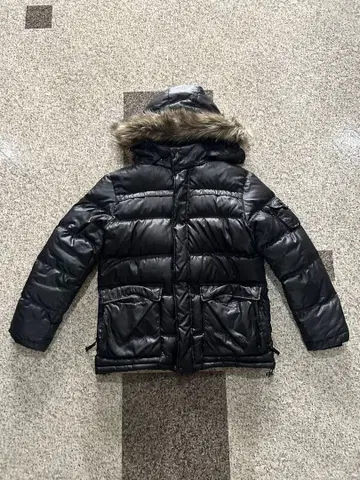 블랙 다운 자켓 후드 부착