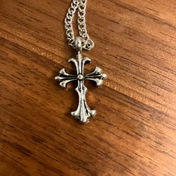 실버 크로스형 목걸이