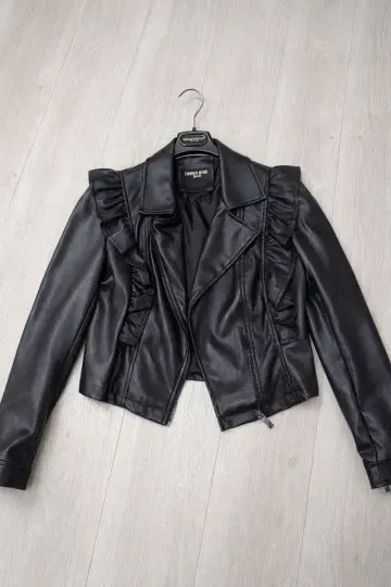 프릴 장식 블랙 가죽 자켓 사이즈 40