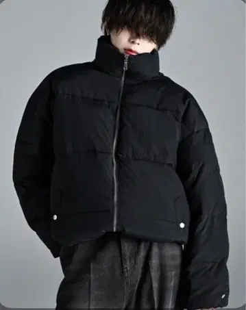 ADRER 블랙 숏 기장 다운 자켓
