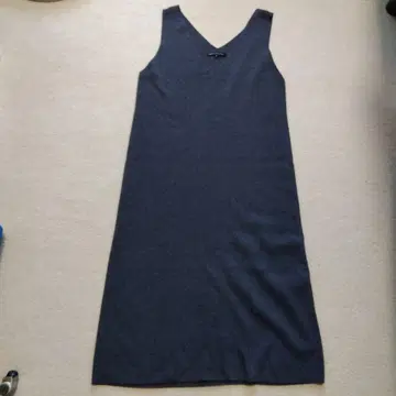 다크 그레이 V넥 원피스 사이즈 38