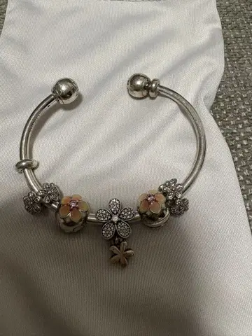 PANDORA 팔찌 벚꽃 모티브