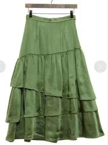 새상품 TONAL 스커트 새틴