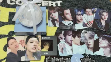 WayV 화이트 컬러 오너먼트 텐