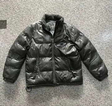 올리브 그린 다운 자켓