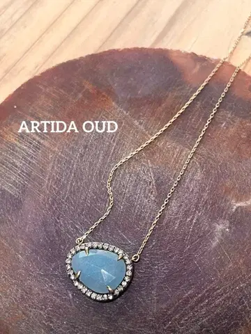 알티다 우드 라즈라이트 인 쿼츠 파베 다이아몬드 초커