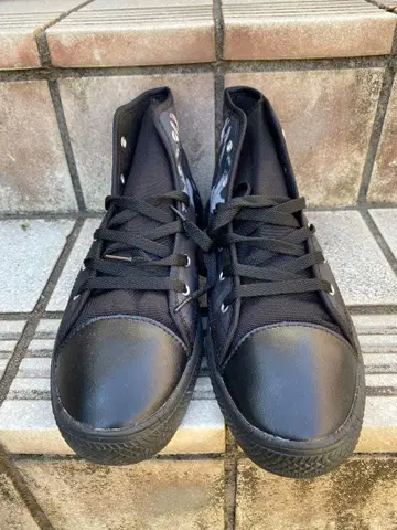 DEAD BY DAYLIGHT 하트리스 하이컷 스니커즈