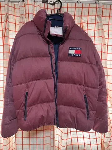 TOMMY JEANS 버건디 다운 자켓