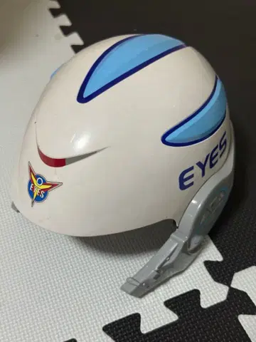 울트라맨 코스모스 헬멧 팀 아이즈