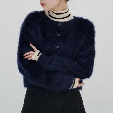 Discoat umm. 라메 페더얀 가디건 네이비