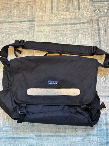 Patagonia 메신저 백 블랙