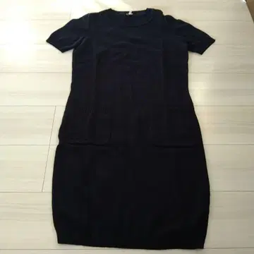 페라가모 네이비 컬러 반팔 원피스