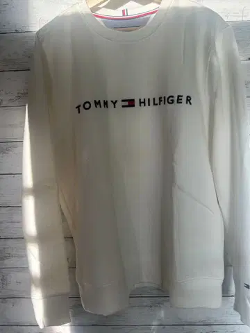 미사용 새상품 TOMMY HILFIGER 화이트 속기모 트레이닝 맨투맨