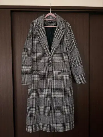 그레이 계열 체크 롱 코트