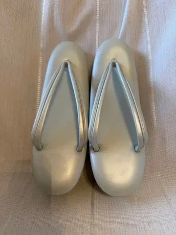 실버 조리 스트라이프 디자인