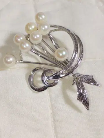 실버 펄 꽃다발 브로치