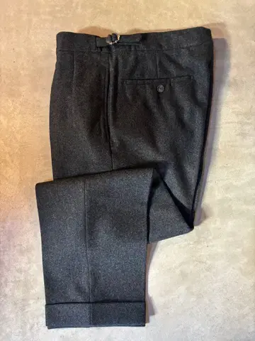 BERNARD ZINS 다크 그레이 2 플리츠 슬랙스 플란넬