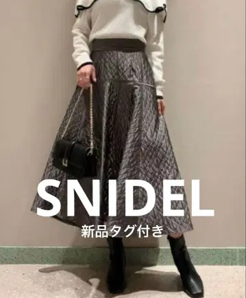 택 포함 새상품 스나이델 퀼팅 자카드 볼륨 스커트