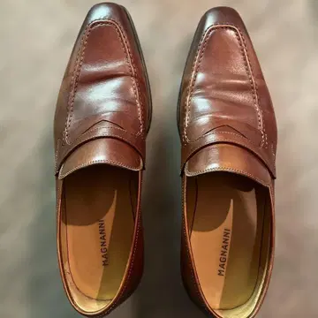 MAGNANNI 브라운 가죽 로퍼