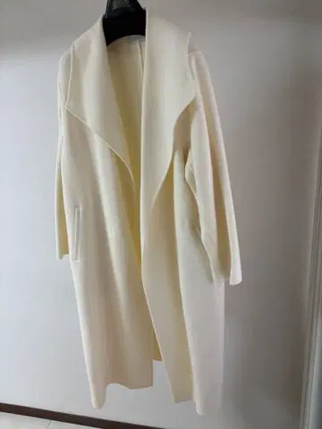 셀포드 Celford 가운 코트 사이즈 36 화이트