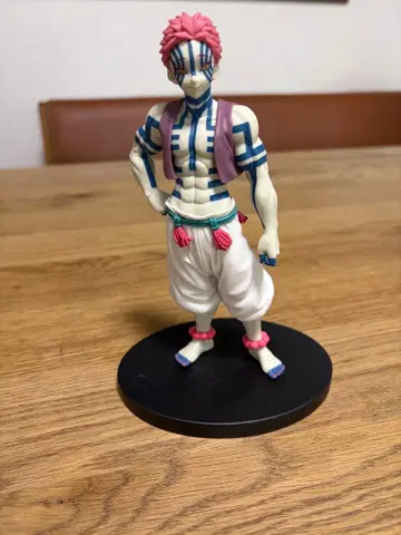 귀멸의 칼날 아카자 피규어