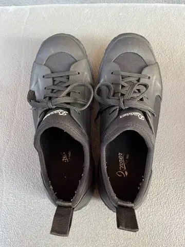Danner 블랙 스니커즈